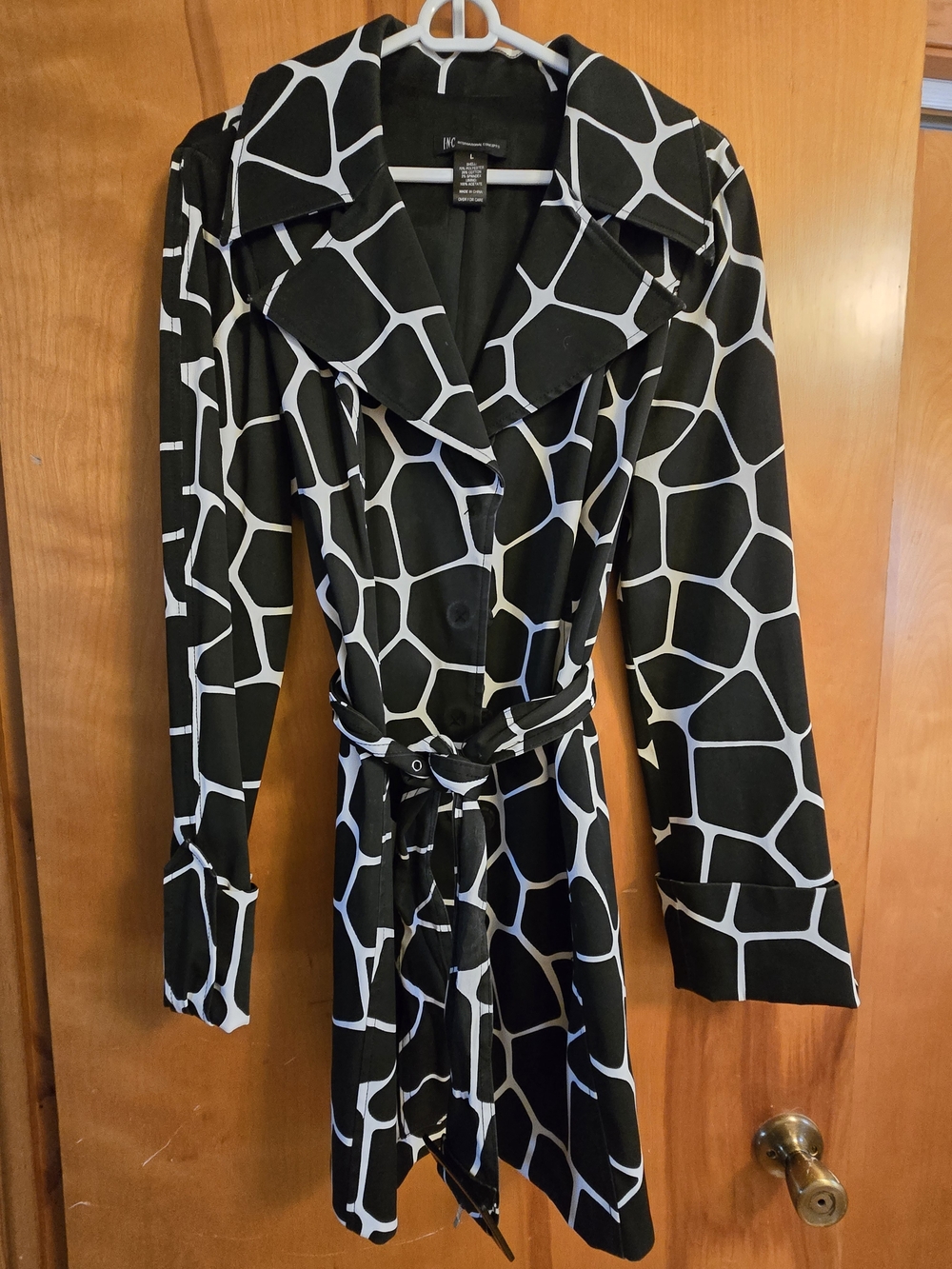 INC International Concepts Black & White Geometric Tie-Waist Trench Dress